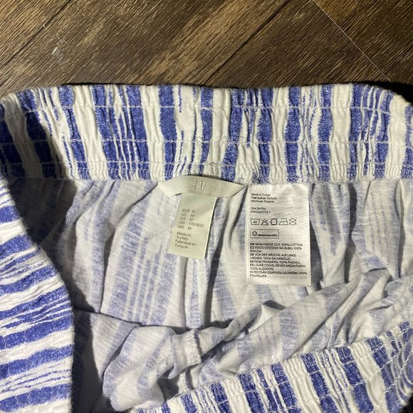 Booty Shorts - Picture 2 of 4